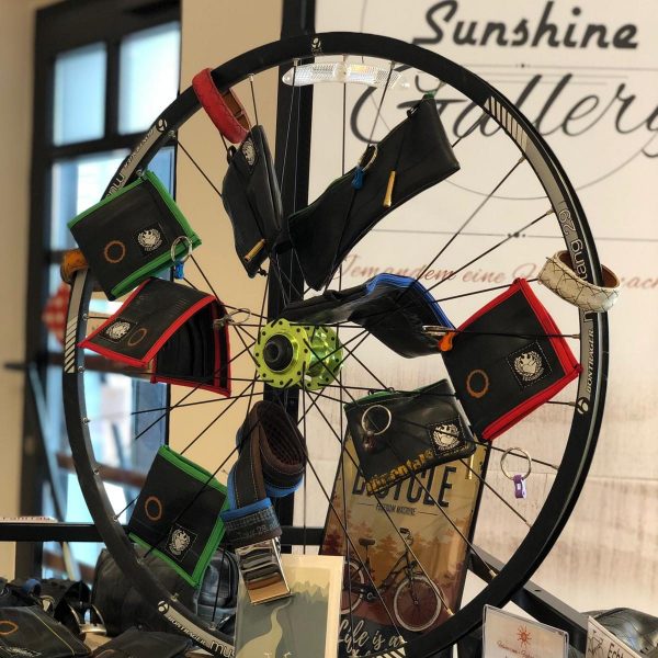 "Rad" Upcycling-Fahrradschlauch "Radprofil-Gürtel schwarz" – Bild 4